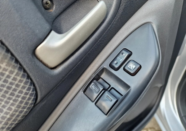 Toyota Yaris cena 6499 przebieg: 166177, rok produkcji 2003 z Daleszyce małe 137